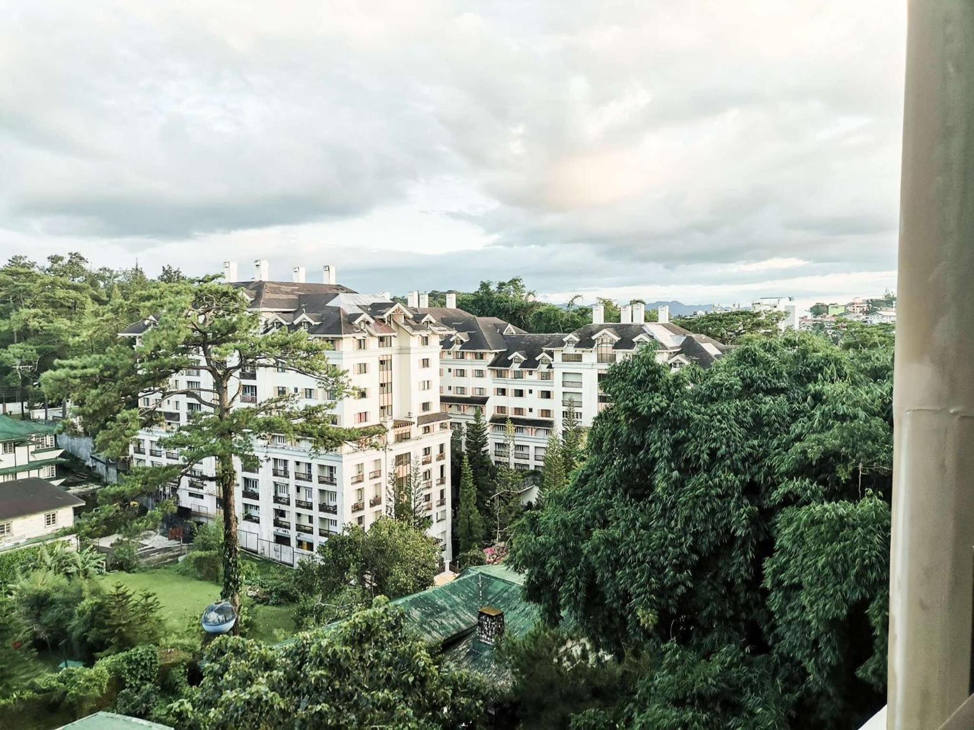 Cozy Pine Suites Baguio City Екстер'єр фото